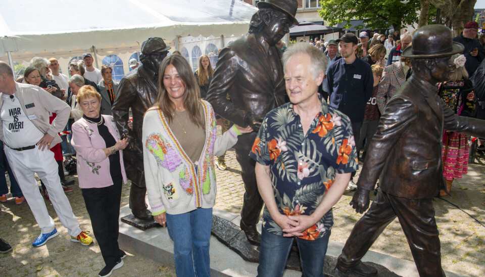 Efterkommerne er Olsen Banden-heltene Kirsten Bundgaard, Tanja Grunwald og Henning Sprogøe ved afsløringen i Valby