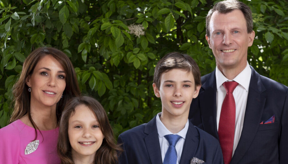 Prins Joachim og prinsesse Marie samt deres to fælles børn, grev Henrik og komtesse Athena