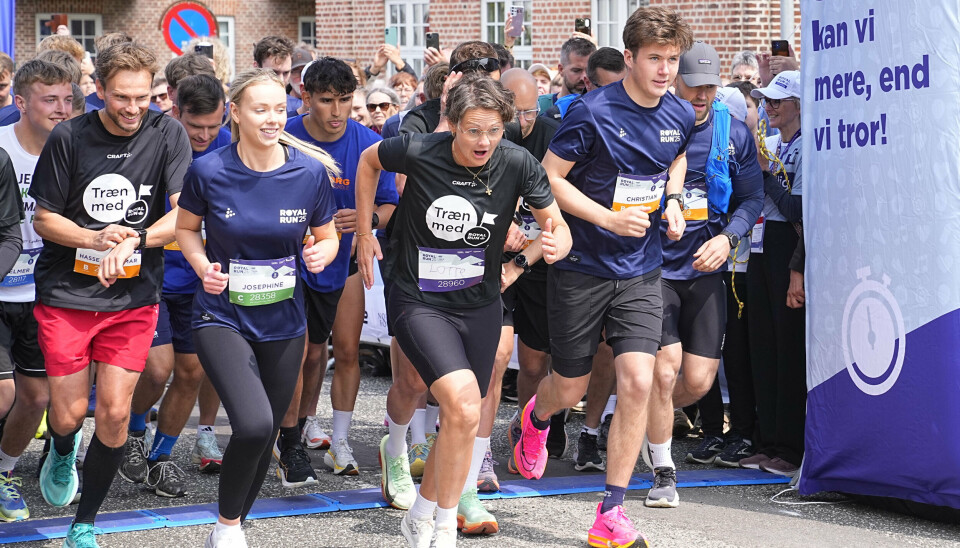 Kronprins Christian var iført neonpink løbesko ved Royal Run i Viborg mandag eftermiddag.