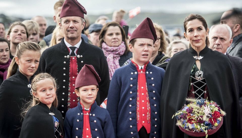 Frederik og Mary besøgte senest Færøerne i 2018 som kronprins og kronprinsesse. Det var i følgeskab med parrets fire børn, prinsesse Isabella, prinsesse Josephine, prins Vincent og den nuværende kronprins Christian. (Arkivfoto).
