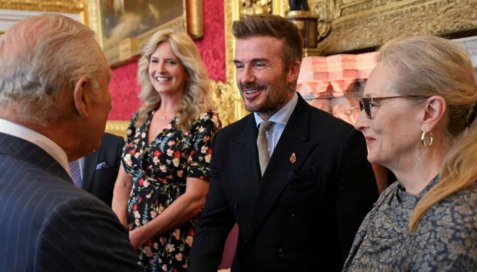 Kong Charles hilser her på det engelske fodboldikon David David Beckham samt de to Hollywoodstjerner Meryl Streep og Kate Winslet
