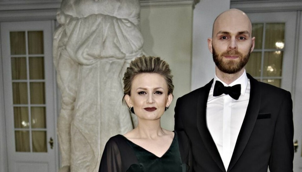 Stine Bramsen og Kasper Adsbøl har sammen sønnen Alfred på et år og otte måneder. Foto: Khan Tariq Mikkel/Polfoto Stine Bramsen og Kasper Adsbøl har sammen sønnen Alfred på et år og otte måneder. Foto: Khan Tariq Mikkel/Polfoto