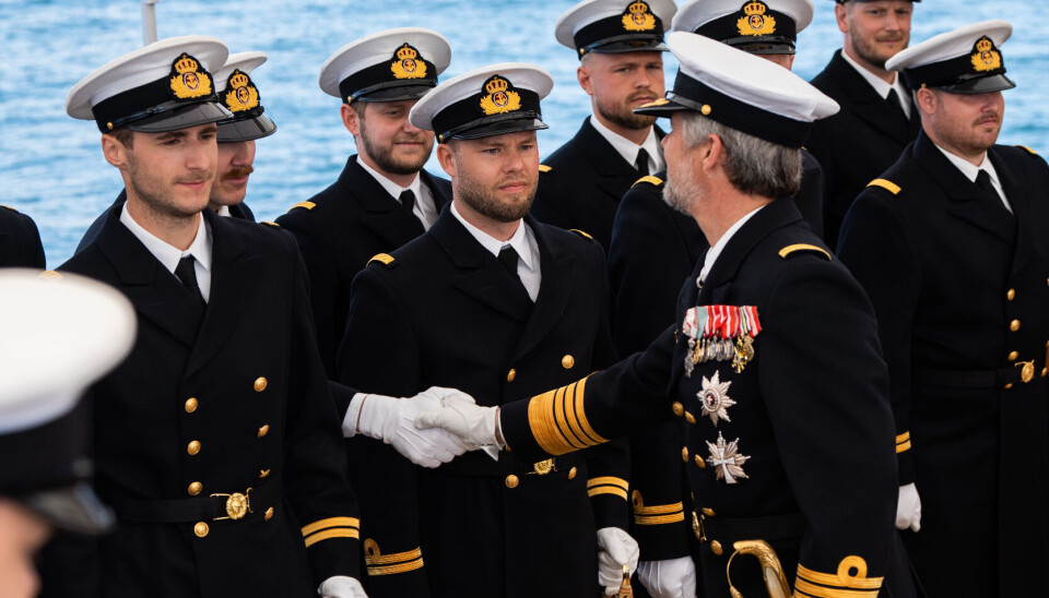 Et personligt håndtryk fra kongen var også en del af oplevelsen for de nyudnævnte premierløjtnanter.