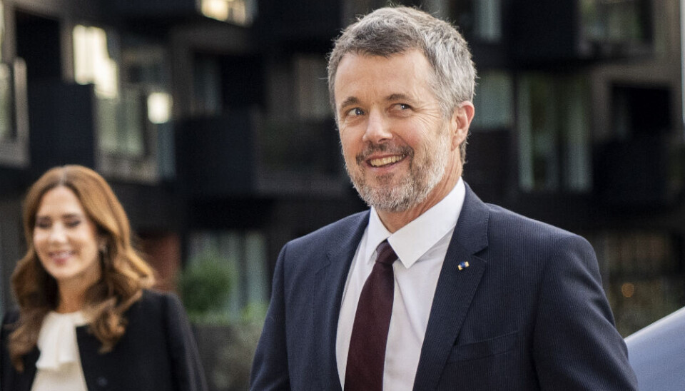 Ifølge royal reporter er det ret udsædvanligt, at kong Frederik i eftermiddag benytter de private stuer hjemme på Marselisborg Slot til at modtage præsident Zelenskyl i audiens.