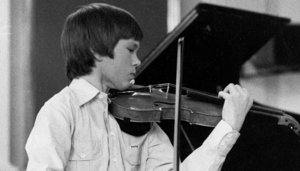 Johannes Søe Hansen begyndte at spille violin som otteårig. Her ses han som 15-årig under en musikkonkurrence, som han vandt.