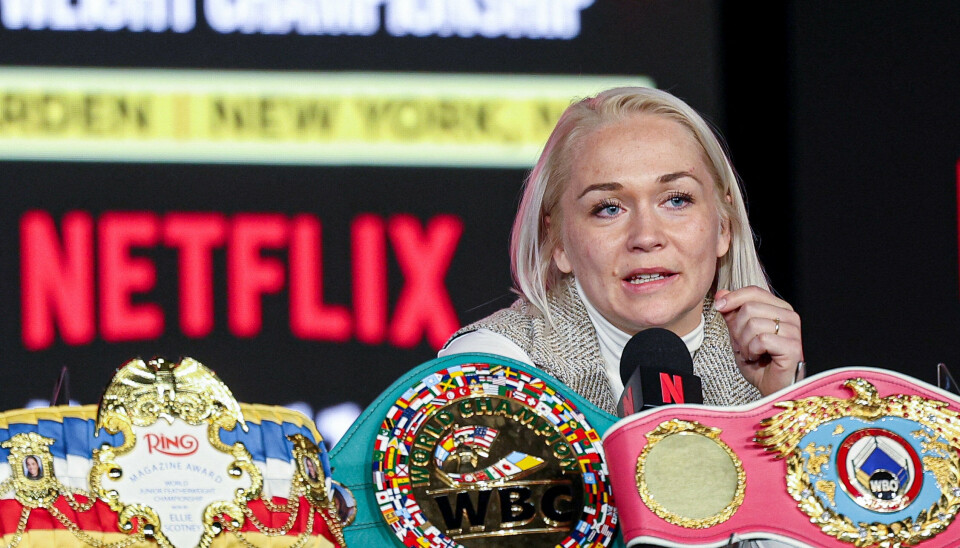 Dina Thorslund nåede i april at deltage i pressearrangementer forud for sin kamp i Madison Square Garden i juli, men kampen blev aflyst på grund af graviditeten. (Arkivfoto).