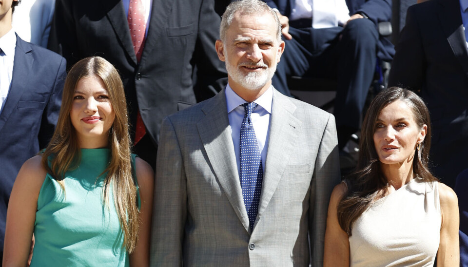 18-årige infanta Sofia ses her sammen med sine forældre, kong Felipe og dronning Letizia