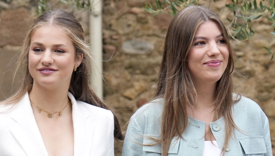 20-årige prinsesse Leonor (tv) og hendes lillesøster infanta Sofia.