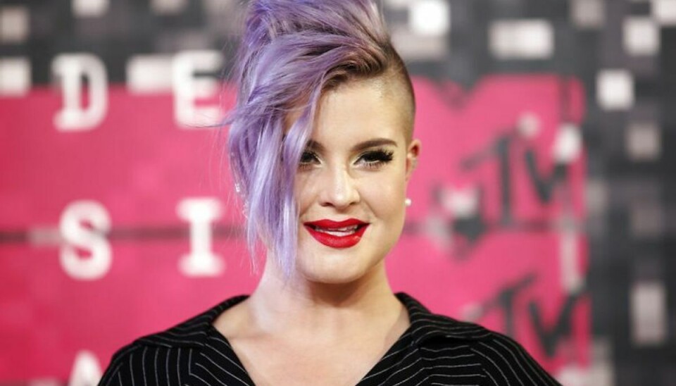 Osbourne-datter sagsøgt af farens elskerinde Hårstylisten Michelle Pugh vil trække Kelly Osbourne i retten efter at den 31-årige rockdatter tidligere på året skrev om hårstylistens affære med Ozzy Osbourne på det sociale medie Twitter. Foto: DANNY MOLOSHOK/Scanpix (Arkivfoto)
