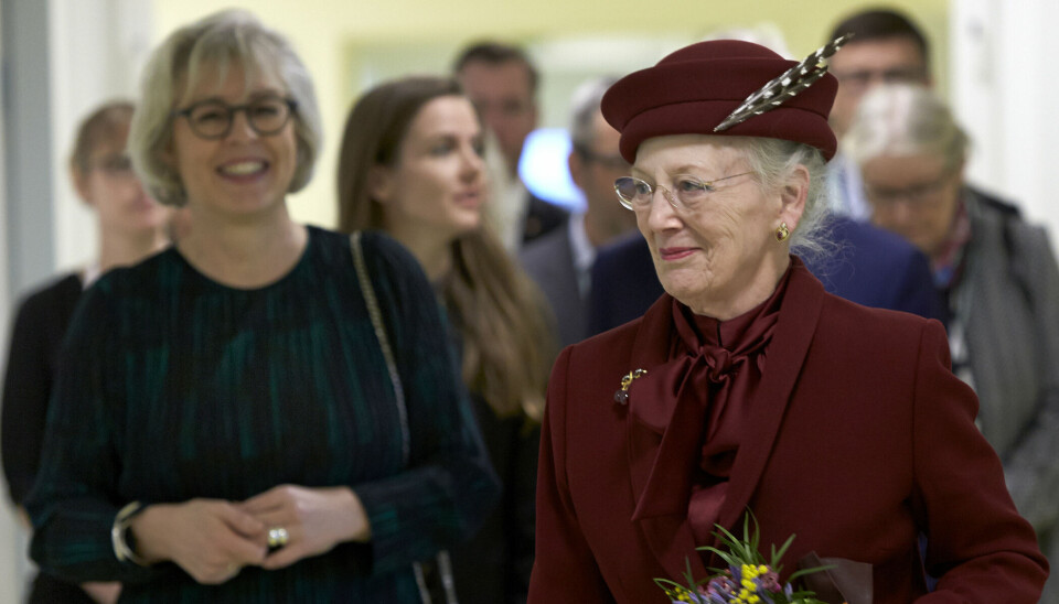 Dronning Margrethe ses her sammen med Gigtforeningens direktør, Mette Bryde Lind, ved indvielsen af Dansk Gigthospital i 2019