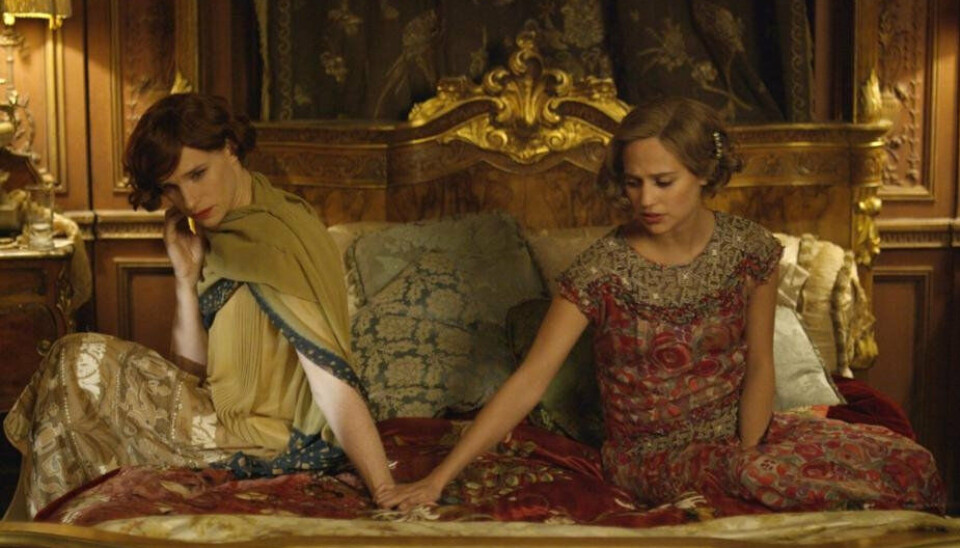 Alicia Vikander spiller i 'Den danske pige' Gerda, der er gift med Lili Elbe, der grundet datidens normer må foregive over for hende og omverdenen, at hun er manden Einar Wegener. (PR-foto).