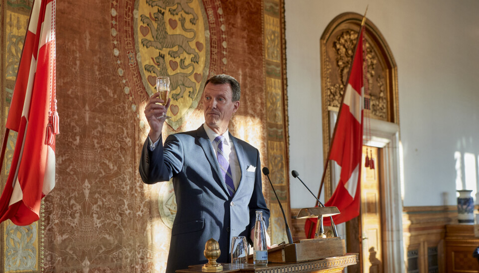 Prins Joachim hævede glasset til en skål på rådhuset.