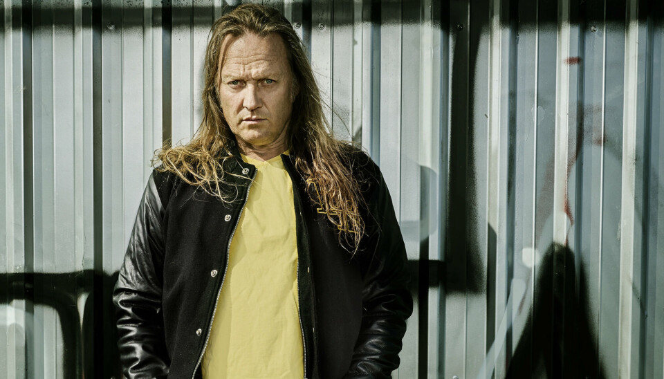 - Hold kæft, hvor jeg glæder mig til at slippe mit indre cirkusæsel løs i den her manege!, udbryder Jesper Binzer i pressemeddelelsen.