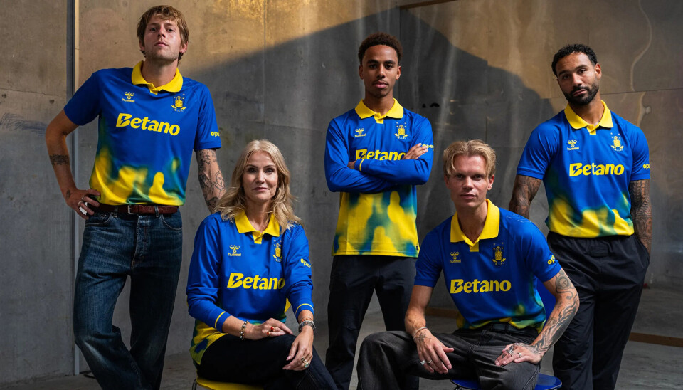 Helle Thorning og Soeren Le Schmidt har designet nye fodboldtrøje for Brøndby IF.
