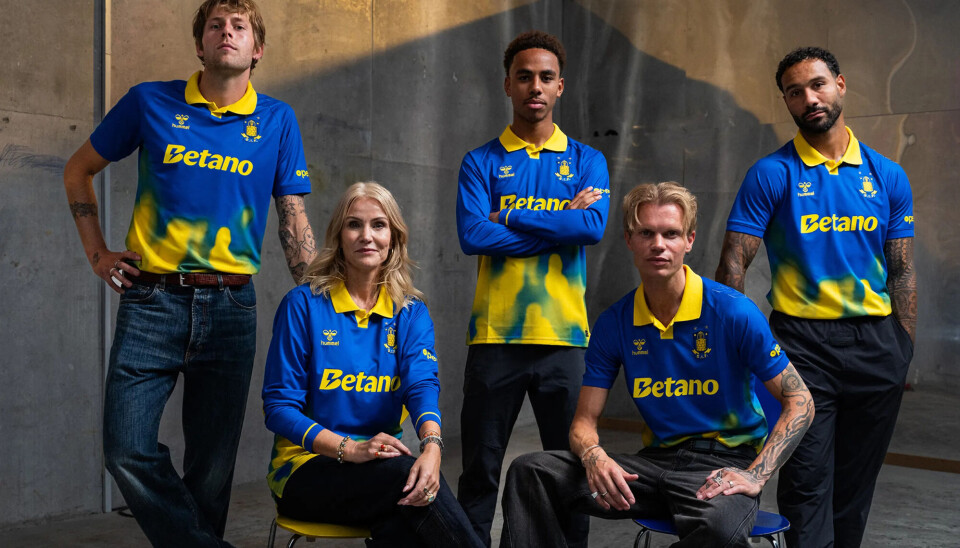 Helle Thorning og Soeren Le Schmidt har designet nye fodboldtrøje for Brøndby IF.