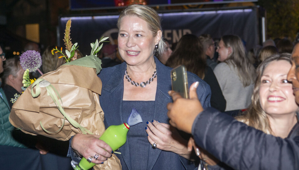 Louise Mieritz (th.) holdt en smuk tale til veninden, Trine Dyrholm (tv.)