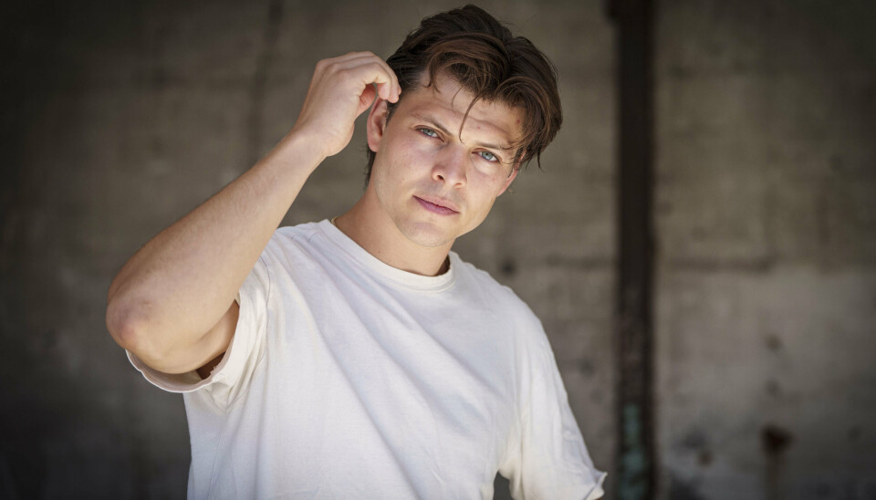 Alex Høgh Andersen spiller hovedrollen i filmen 'Rejseholdet - det første mord' som har premiere den 4. september.