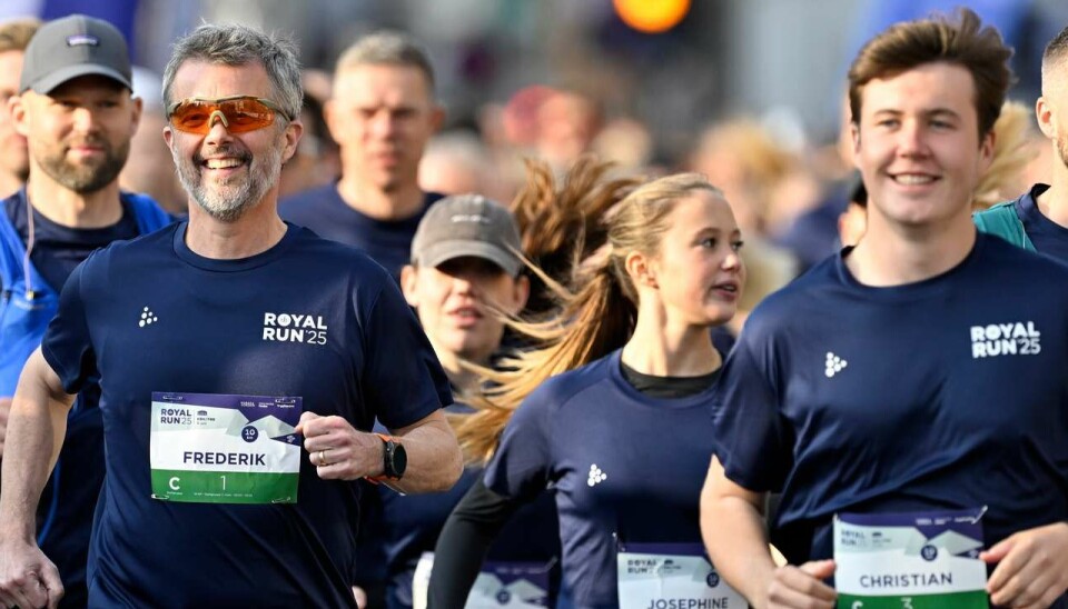 Kong Frederik, kronprins Christian og prinsesse Josephine ses i løbeskoene ved dette års Royal Run i københavn