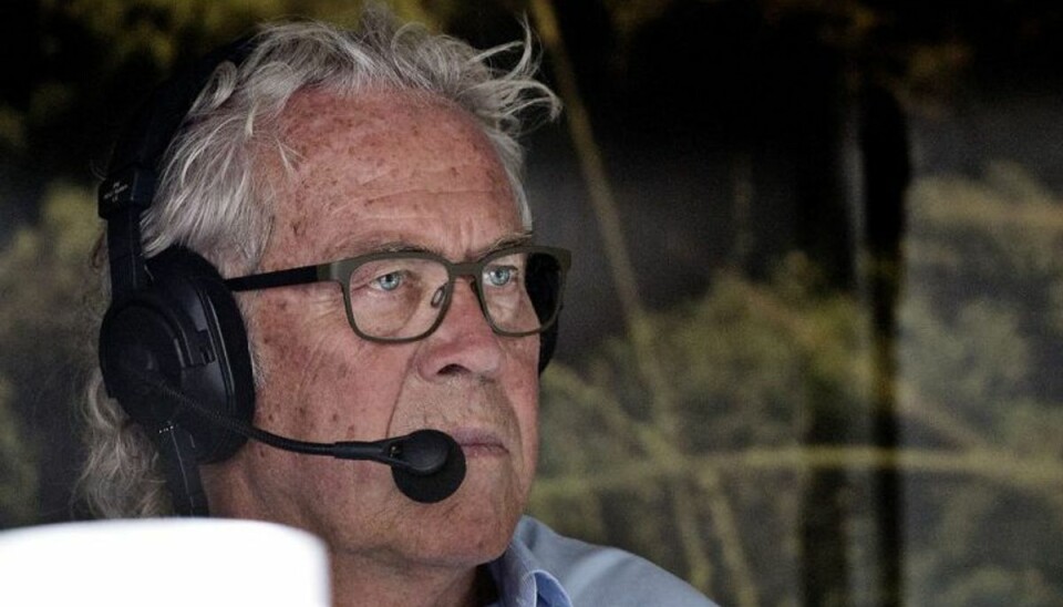 Efter 25 år i Haiti: Nu drømmer Leth om Danmark Jørgen Leth, som vi kender ham – i kommentatorboksen under Tour de France. Arkivfoto: Nils Meilvang.