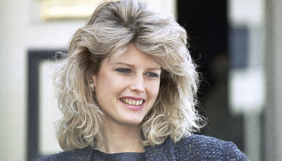 Hovedpersonen i Iran-Kontra-skandalen Oliver North, har giftet sig med sin tidligere sekretær Fawn Hall