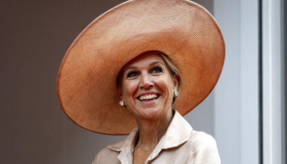 Dronning Maxima ses her ved genåbningen af det nyrenoverede tæppemuseum i Genemuiden.