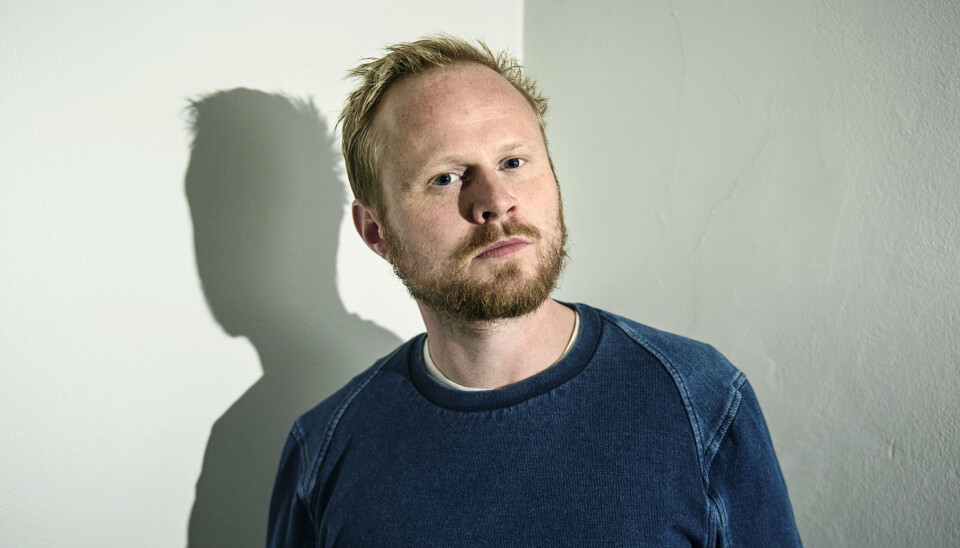 Jonatan Spang annoncerede i sommer spin off-programmet 'Tæt på sandheden undersøger'. Derfor sendes de stadig som planlagt, oplyser DR til Ekstra Bladet.