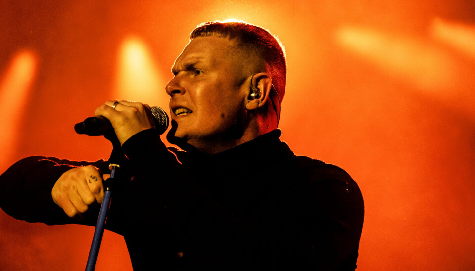 I løbet af foråret og sommeren i år har The Minds of 99 med Niels Brandt i front spillet på en række festivaler, herunder Jelling Festival 29. maj, hvor Niels Brandt er fotograferet. I marts og april 2026 skal bandet spille i alt seks koncerter i Herning og København, og fredag er der udsolgt af billetter. (Arkivfoto).