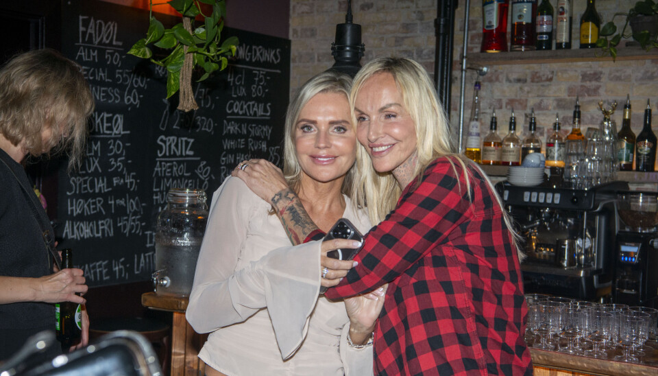 Linse Kesslers foredragsmakker, Janni Ree kiggede forbi bogreceptionen på Café Haraldsborg.
