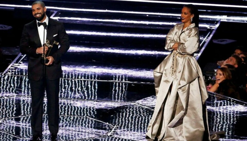 Drake præsenterer Rihanna ved MTV Video Music Awards. Foto: LUCAS JACKSON/Scanpix.