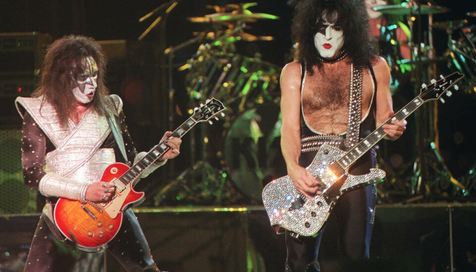 Paul Daniel Frehley (til venstre) ses sammen med Paul Stanley under en Kiss-koncert i New York i 1996. (Arkivfoto).