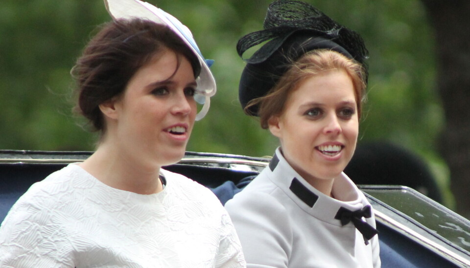 Prins Andrews to døtre, prinsesse Euienie (tv) og prinsesse Beatrice.