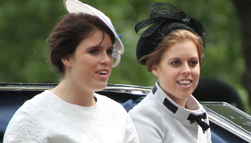 Prins Andrews to døtre, prinsesse Euienie (tv) og prinsesse Beatrice.