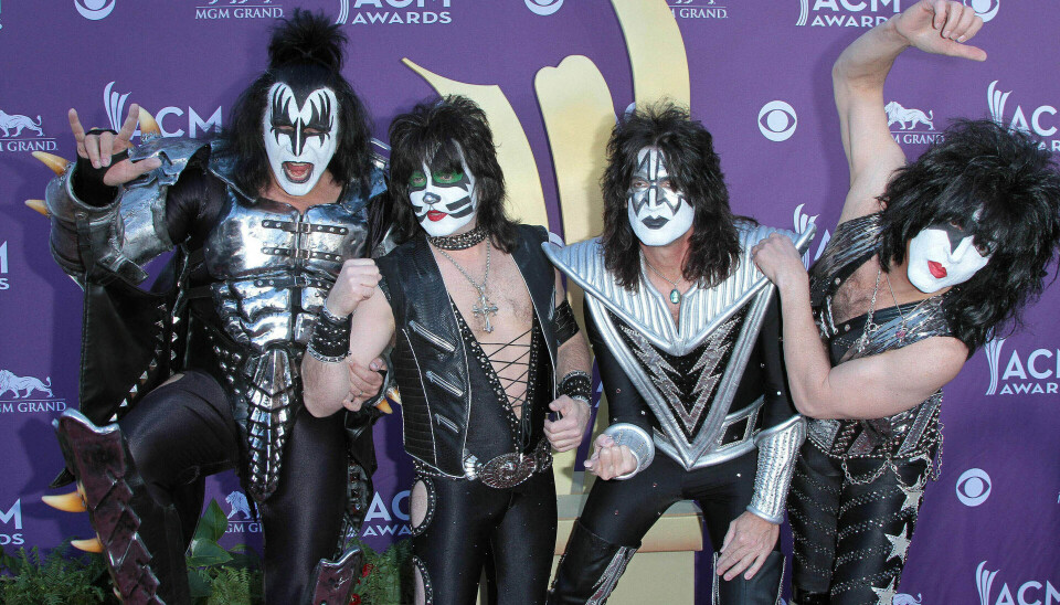 SORG: Kiss-bandet samles i sorg efter tabet af deres sikkerhedschef og tidligere guitarist.