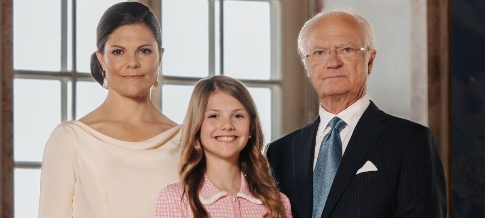 Victoria sætter sig på tronen