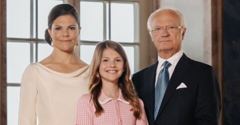 Victoria sætter sig på tronen