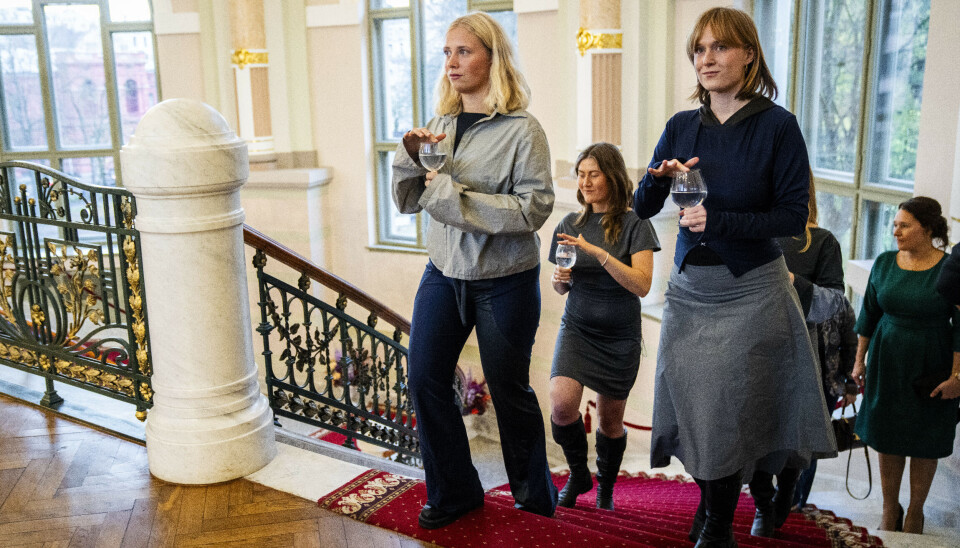 Det danske kor 'Ungklang' dukker her op ved Frederik og Marys returarrangement i Riga onsdag