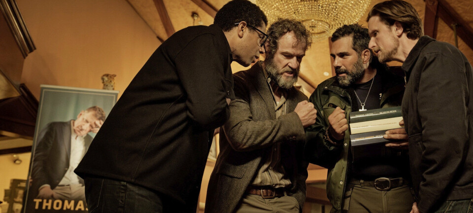 Hanekamp i hønsegården