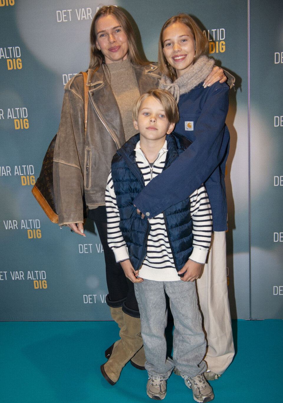 Gunnvør Dalsgaard med to af sine og Oliver Bjerrehuus' tre børn, Hugo og Hanna