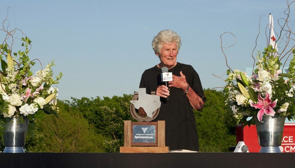 Kathy Whitworth, som her holder en tale til en turnering i 2018, er den mest vindende golfspiller gennem tiden med 88 titler. (Arkivfoto). Kathy Whitworth, som her holder en tale til en turnering i 2018, er den mest vindende golfspiller gennem tiden med 88 titler. (Arkivfoto).