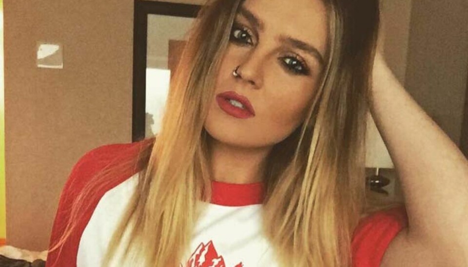 Sangfugl raser over kendt eks: -Han dumpede mig over sms Perrie Edwards fra pigegruppen Little Mix har været med til at skrive nummeret “Shout Out To My Ex” om parrets brud. Foto: Instagram.