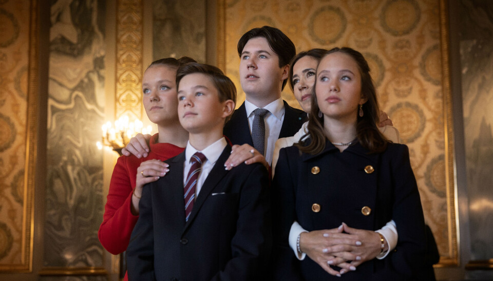 Dronning Mary ses her sammen med kongeparrets børn den 14. januar 2024. hvor Frederik blev indsat som Danmarks nye konge.