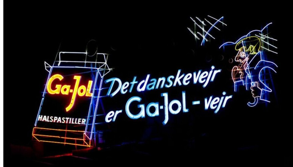 Efter 47 år: Legendarisk neonskilt har blinket for sidste gang Siden 1969 har “Ga-Jol-manden” blinket budskabet: Det danske vejr er Ga-Jol-vejr ud over København. Nu har han blinket for allersidste gang. Foto: Torben Christensen/Scanpix (Arkivfoto)