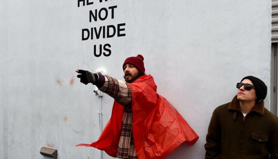 Shia LaBeouf er sigtet for et overfald, der skete tidligt torsdag morgen. Foto: TIMOTHY A. CLARY/Scanpix.