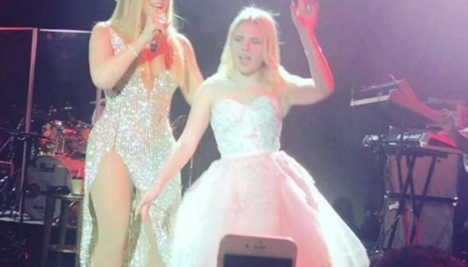 Milliardær hyrede popdiva til bryllup: Så meget kostede det! Milliardæren hyrede popdivaen Mariah Carey. Under brylluppet sang hun “We Belong Together”. Foto: Instagram.