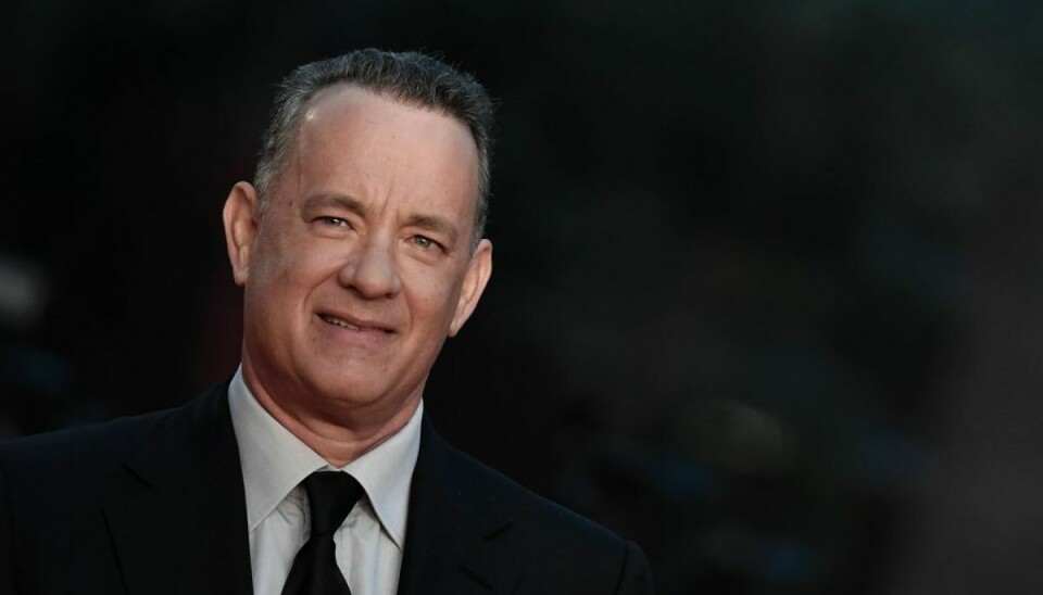 Det er efterhånden lidt af en tradition, at Tom Hanks sender en kaffemaskine til journalisterne i Det Hvide Hus. KLIK VIDERE OG SE KAFFEMASKINEN. Foto: Scanpix/Tiziana Fabi Det er efterhånden lidt af en tradition, at Tom Hanks sender en kaffemaskine til journalisterne i Det Hvide Hus. KLIK VIDERE OG SE KAFFEMASKINEN. Foto: Scanpix/Tiziana Fabi