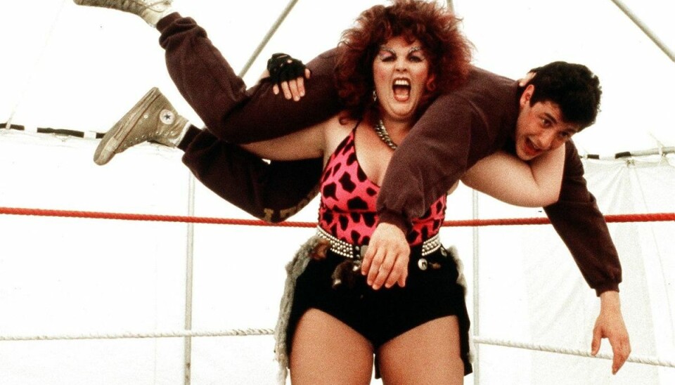 Wrestleren Deanna Booher var kendt som 'Matilda The Hun'. Hun medvirkede i adskillige film. Wrestleren Deanna Booher var kendt som 'Matilda The Hun'. Hun medvirkede i adskillige film.