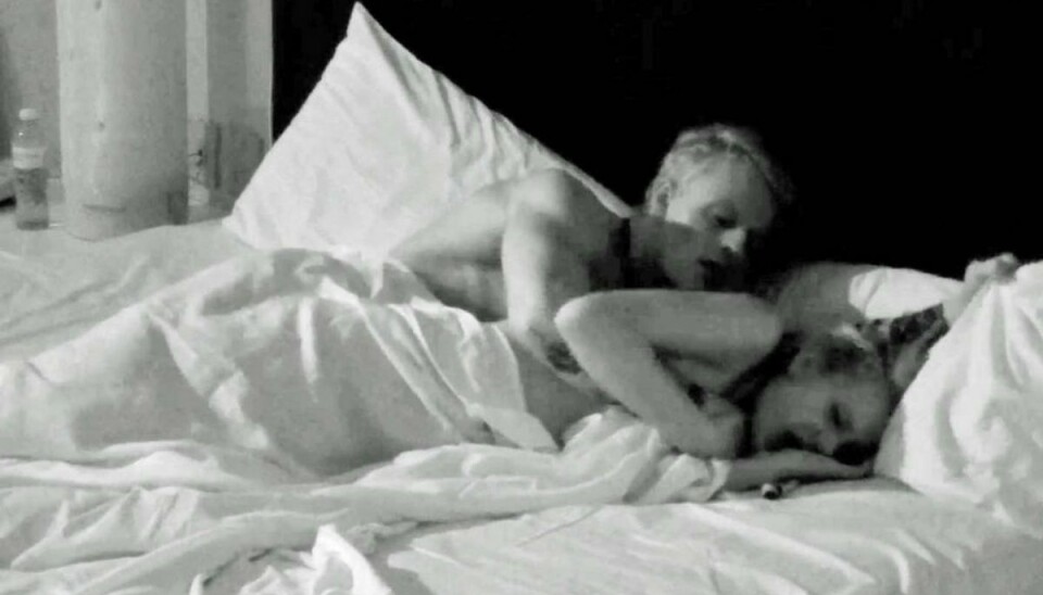 Paradise Hotel: Anders og Caroline har hurtig sex Anders og Caroline dyrker sex – omend det blev en kort fornøjelse for Caroline. Foto: TV3.