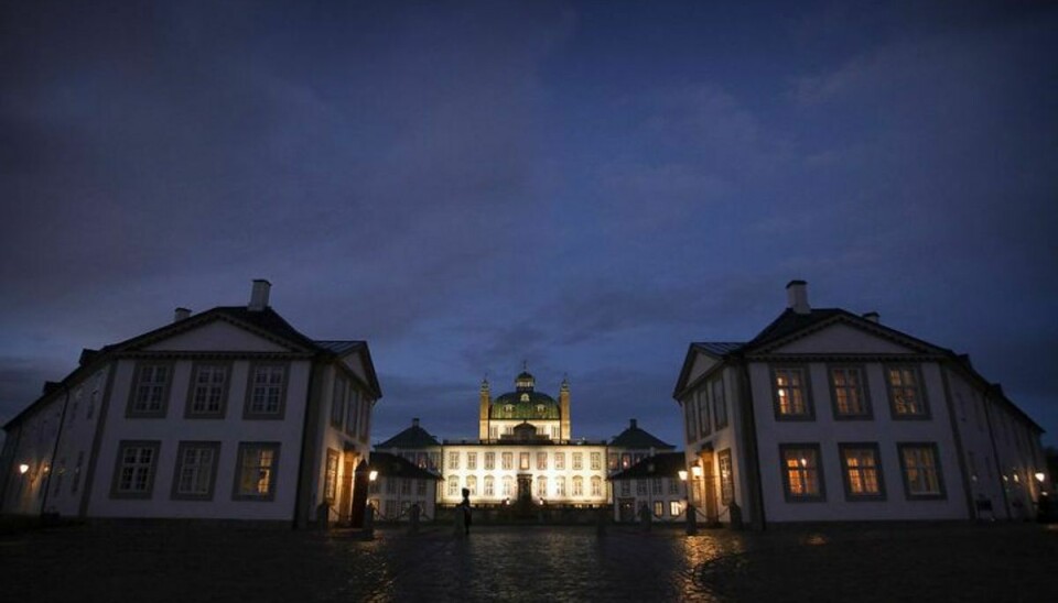 Fredensborg Slot fik natten til fredag besøg af Nordsjællands Brandvæsen. Foto: Nils Meilvang/Scanpix