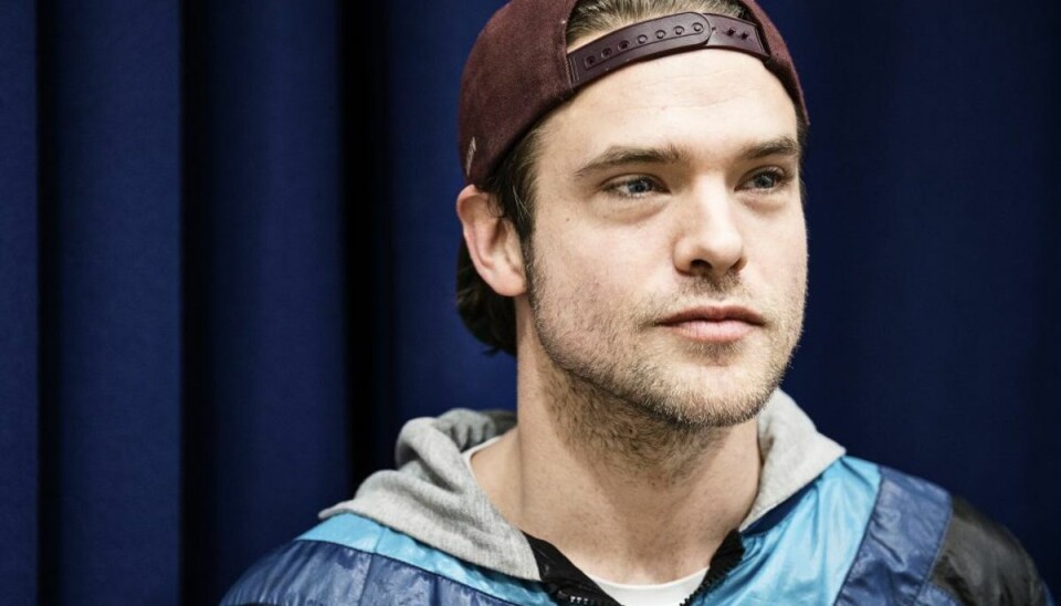 Regnbuefar hylder sin søn med stor tatovering Silas Holst er kendt fra tv-programmet Vild med dans, som han deltog i som professionel danser. I 2012 forlod han dansekonkurrencen, fordi han havde for travlt med sin musicalkarriere. Foto: Scanpix/Mathias Løvgreen Bojesen
