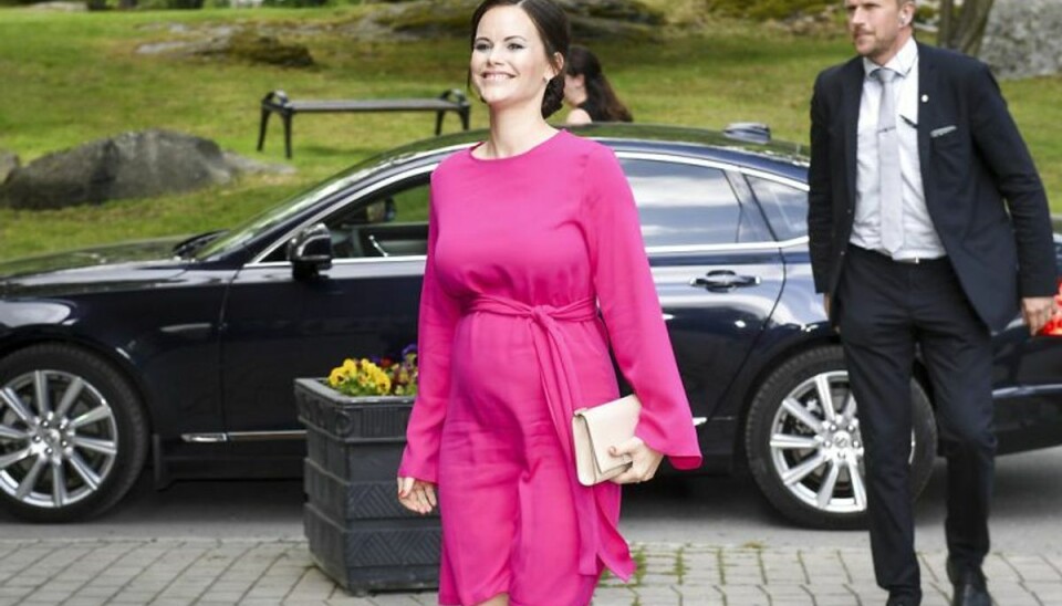 Prinsesesse viste maven frem i flot kjole Den flotte kjole kunne ikke skjule prinsesse Sofias graviditet. Foto: Fredrik Sandberg/Scanpix.